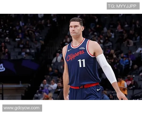 快船队签下自由球员，加强内线实力