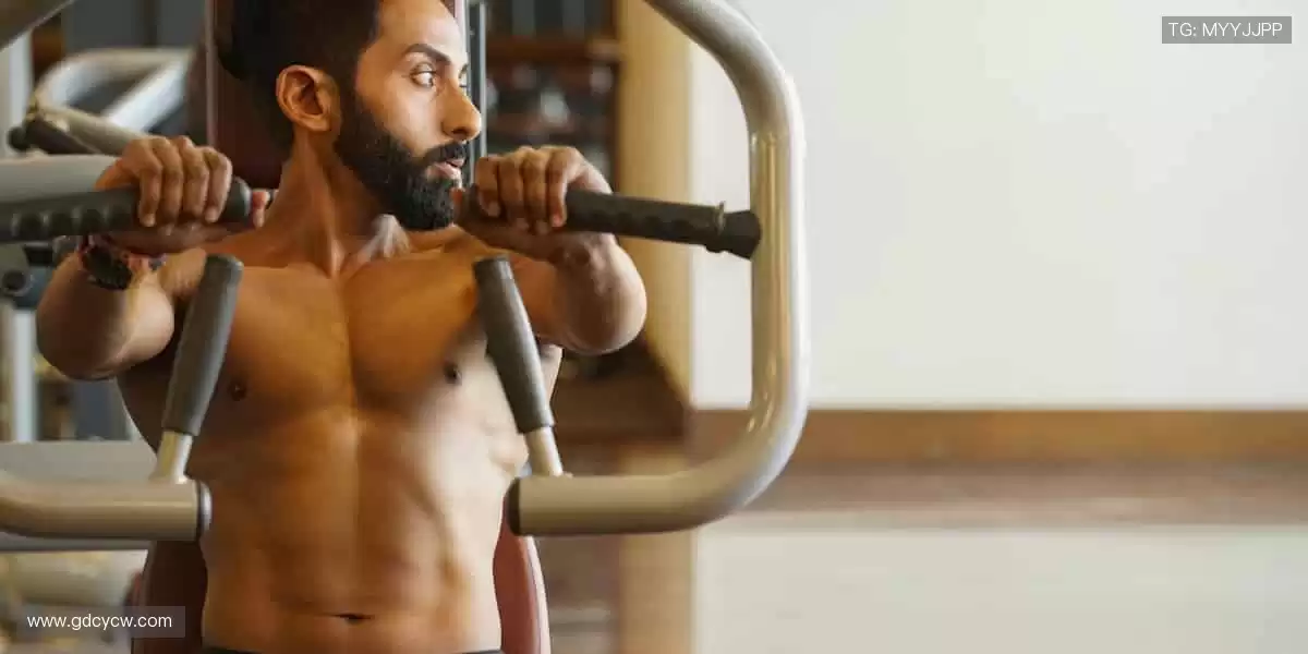 🎥专业解说,带你看透赛场背后的战术密码!🎙️