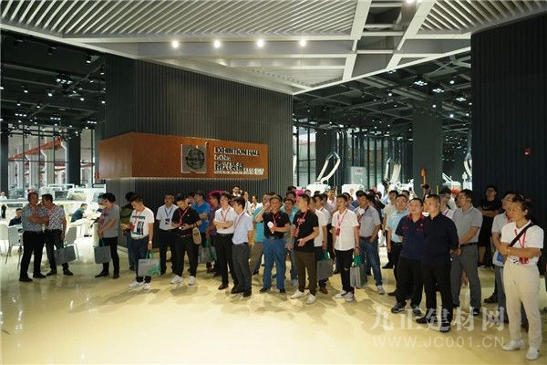 南兴装备：提升中国家具制造的全球博亚体育网址竞争优势(图1)