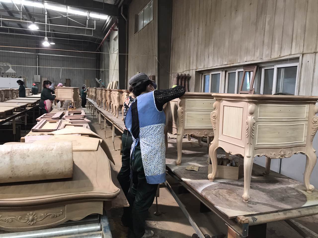  轻工行业行业月报：静待家居业绩修复AI+玩具前景广阔