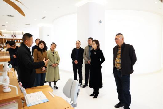 政企学研共探设计创新转化路径——光明园迪杯工业设计大赛复评圆满落幕(图2)