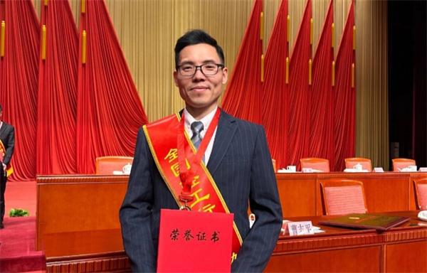 明堂家居以匠心铸就精品致敬时代劳动者(图5)